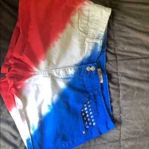 L.e.i Ashley Jean shorts red, white, blue tye dye